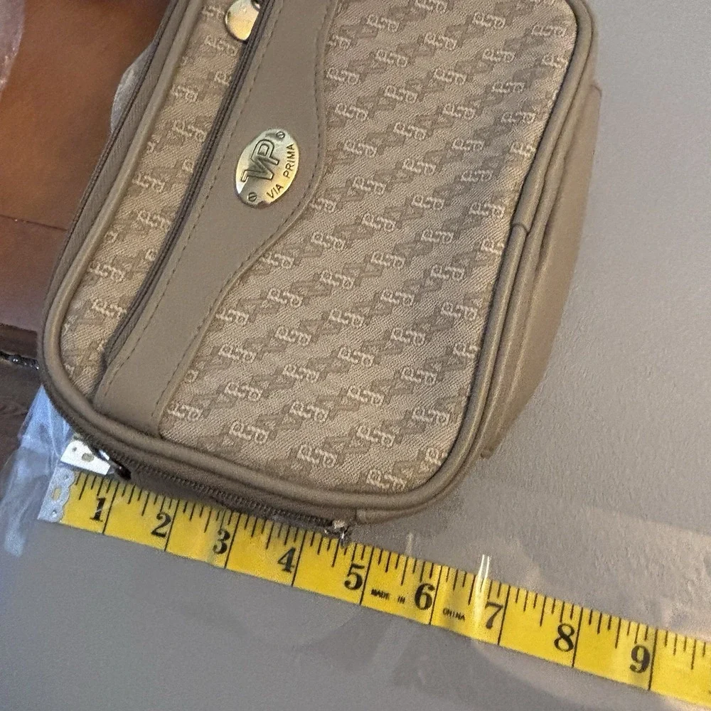 Vintage Via Prima Tan Crossbody Purse Handbag Bag Leather Zipper Pockets Clean - Picture 11 of 13